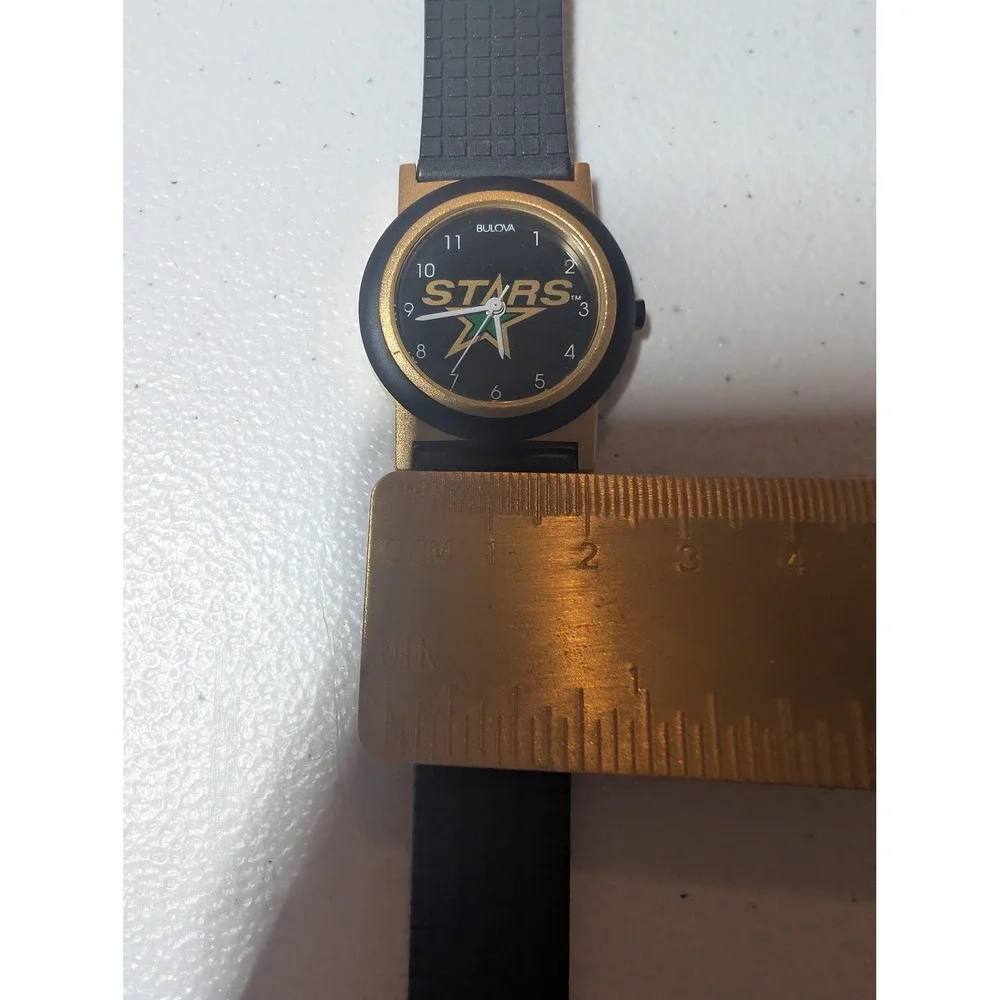 Dallas Stars Bulova Quartz Mens Watch 30mm Black Dial Gold Rubber Band Vintage